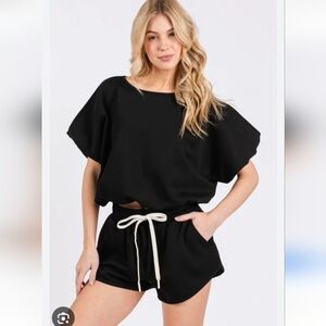 Sewn & Seen Black Scuba Bubble Hem Top and Shorts Set Size Small